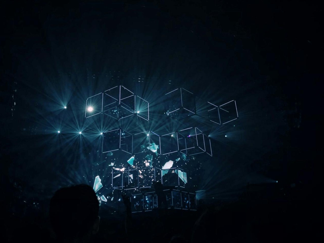 Responsive car catalog UI